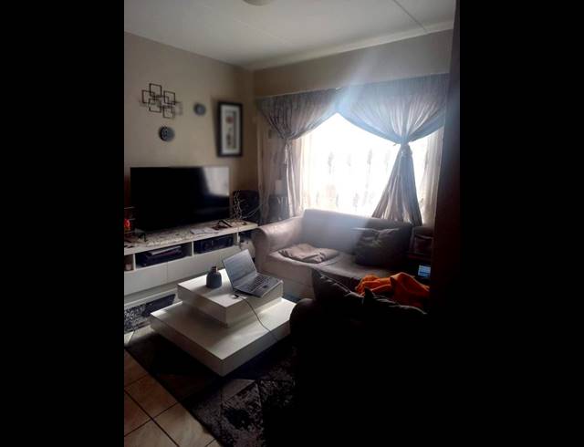 2 BEDROOM APARTMENT FOR SALE IN FLEURHOF